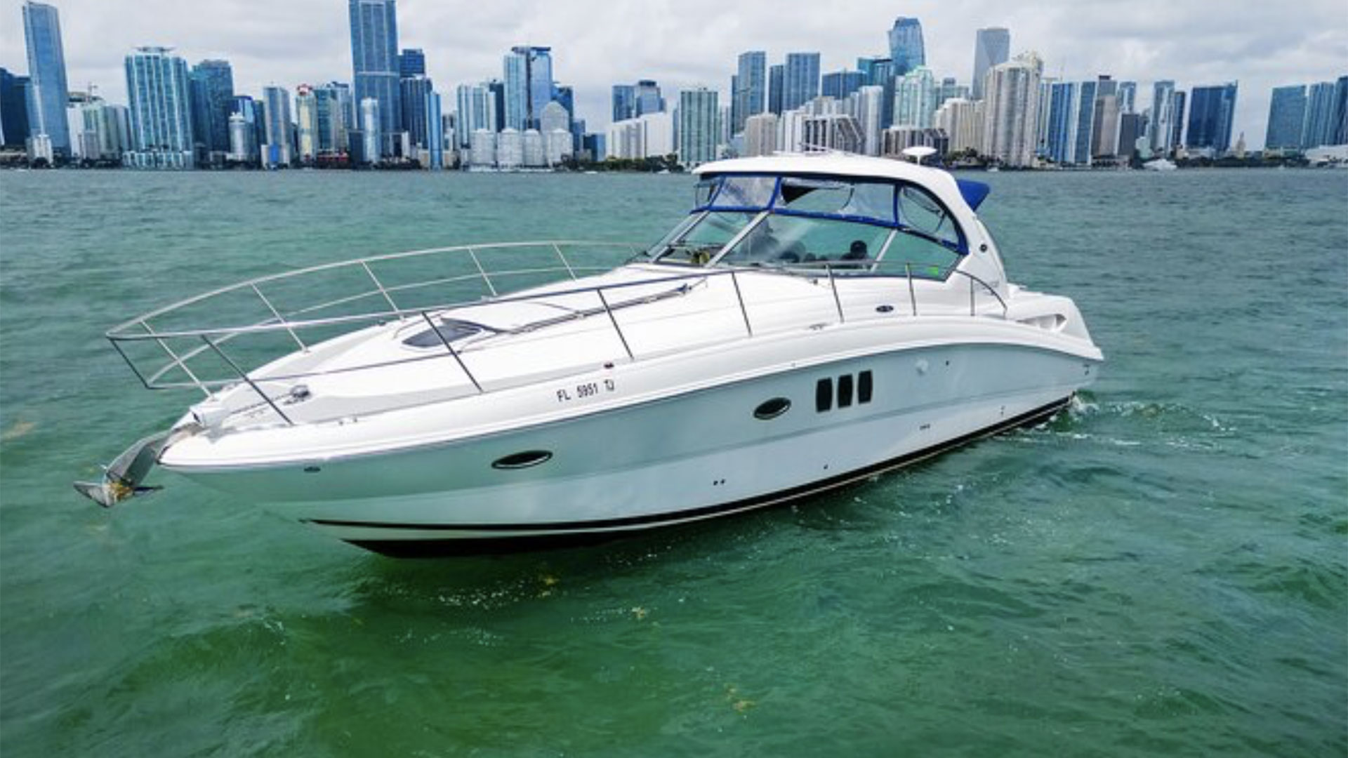 2 Hr Private Yacht Cruise in Miami 01
