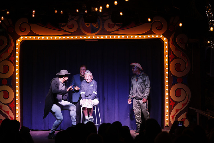 Be a part of the comedy show during the dinner show with Jungle Queen Cruises.