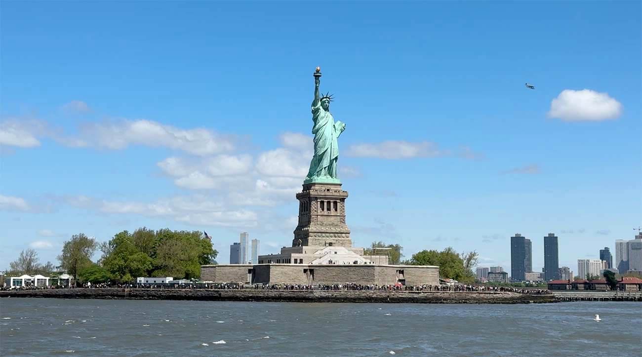 The Statue of Liberty is the highlight of every NYC Skyline Cruise.