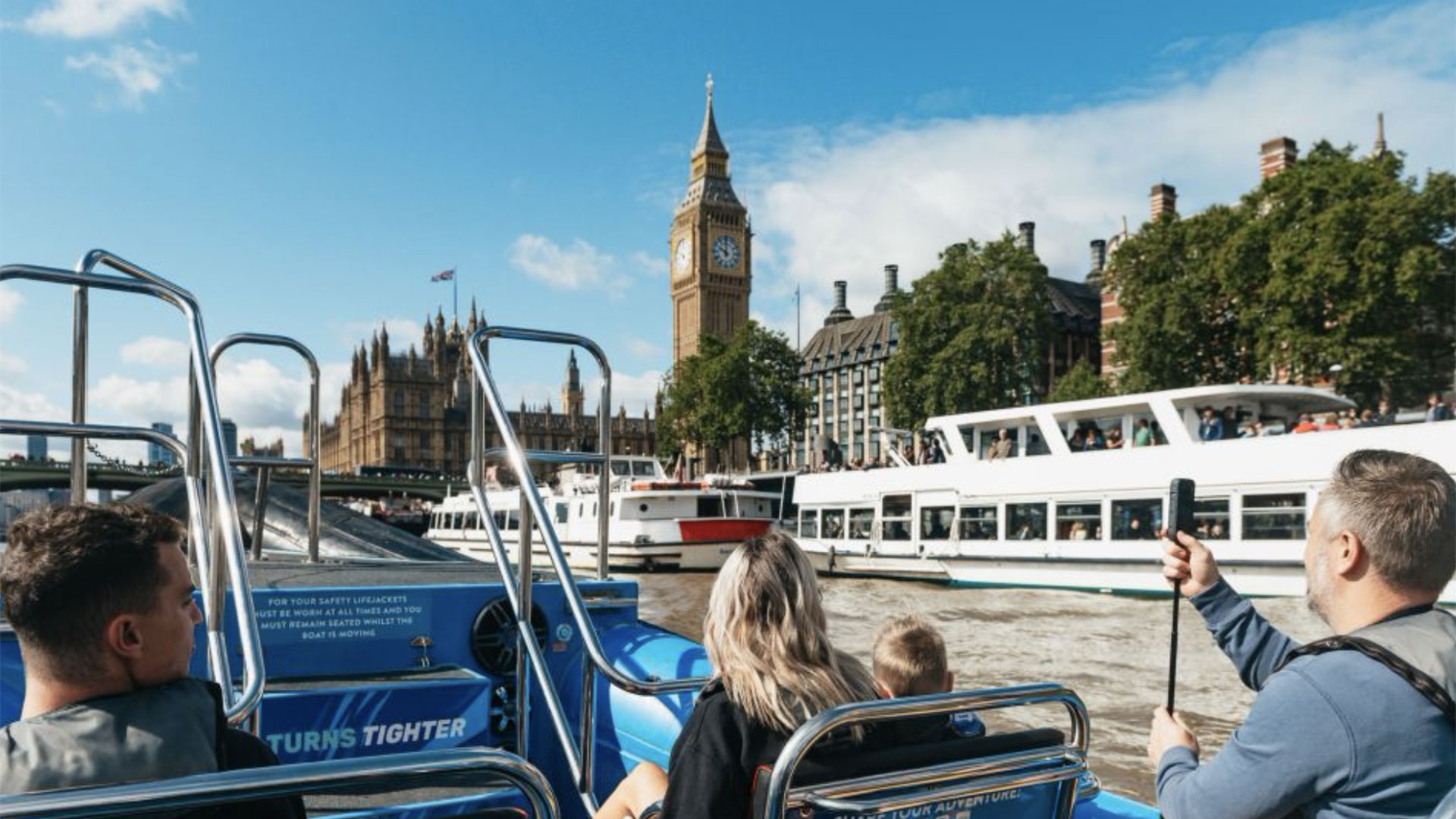 Speedboat Ride River Thames 01