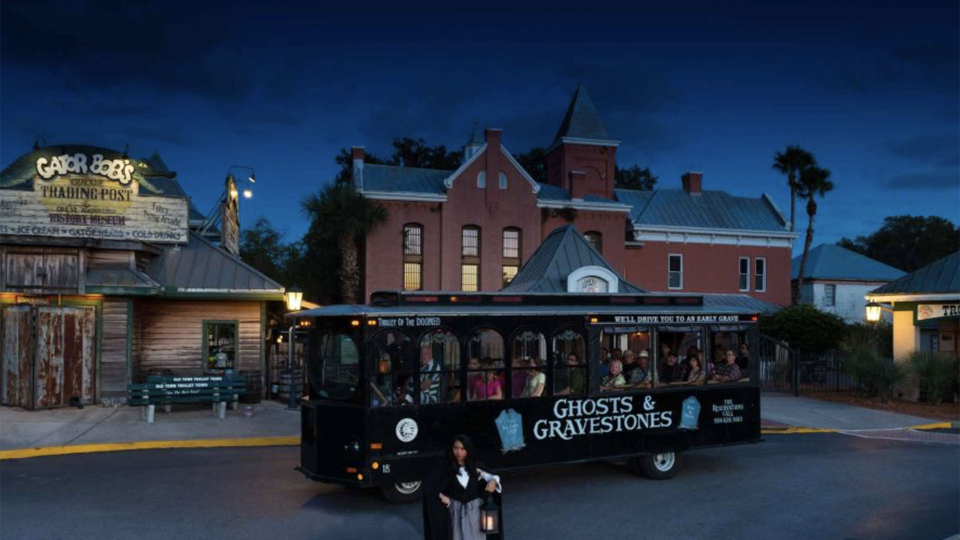 Ghosts and Gravestones Old Town Trolley Tour 01