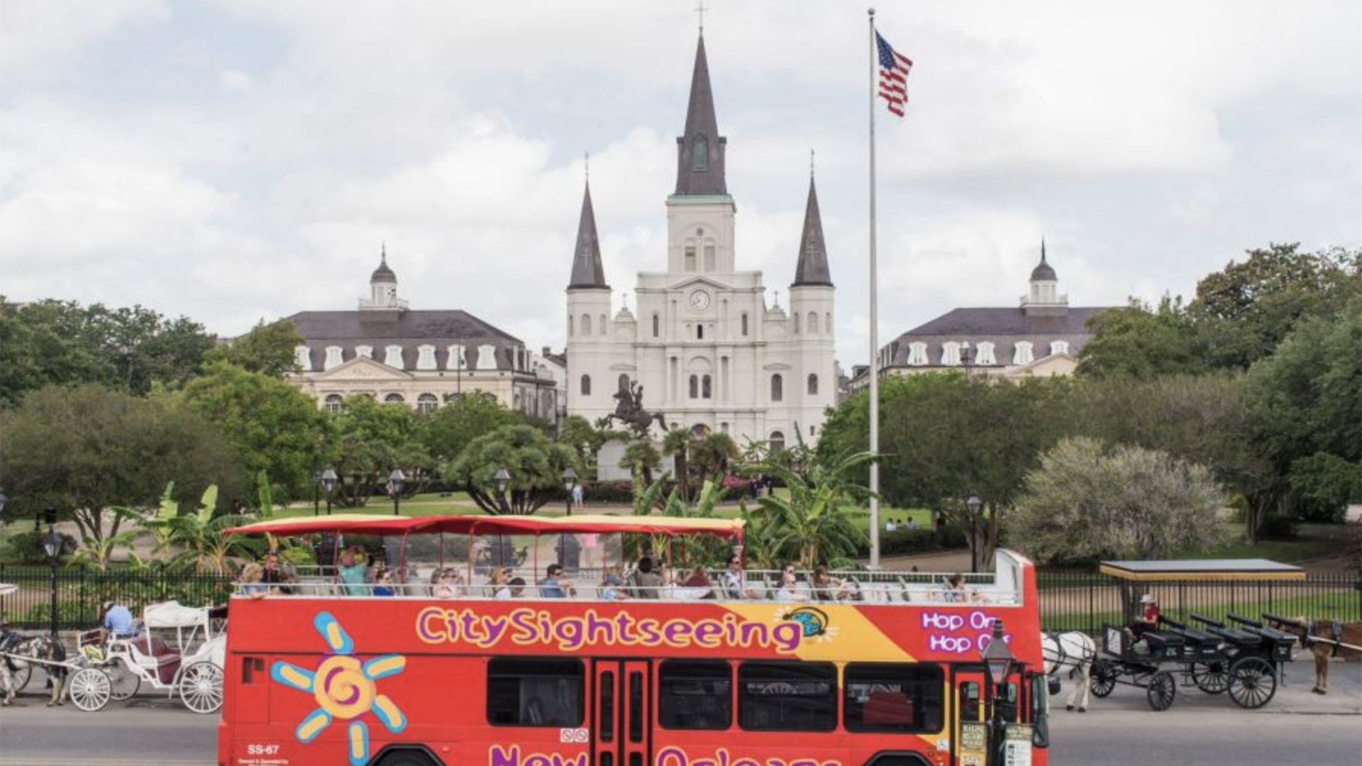 Hop-On Hop-Off Sightseeing Bus Tour in New Orleans 01