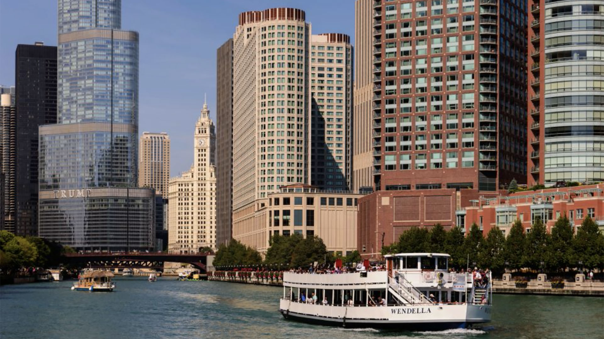 Architecture River Cruise Chicago 45 minute 01
