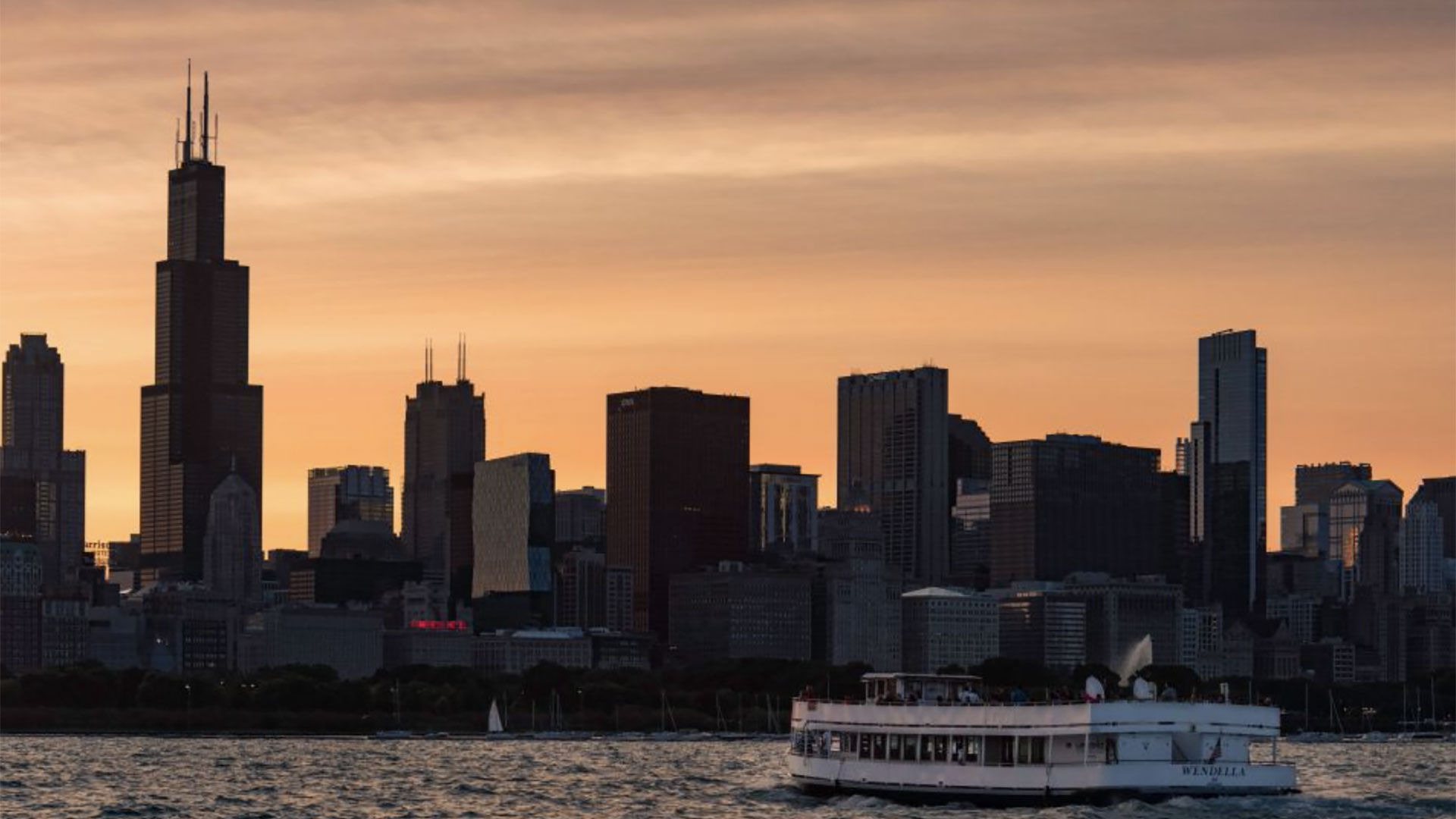 Sunset Romantic Cruise Chicago 01