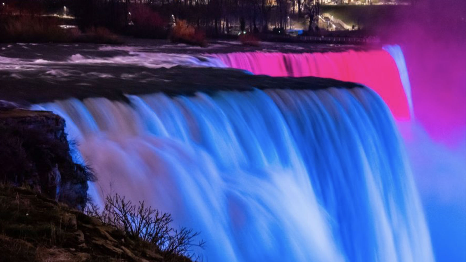 Niagara Falls Night Illumination Walking Tour 01