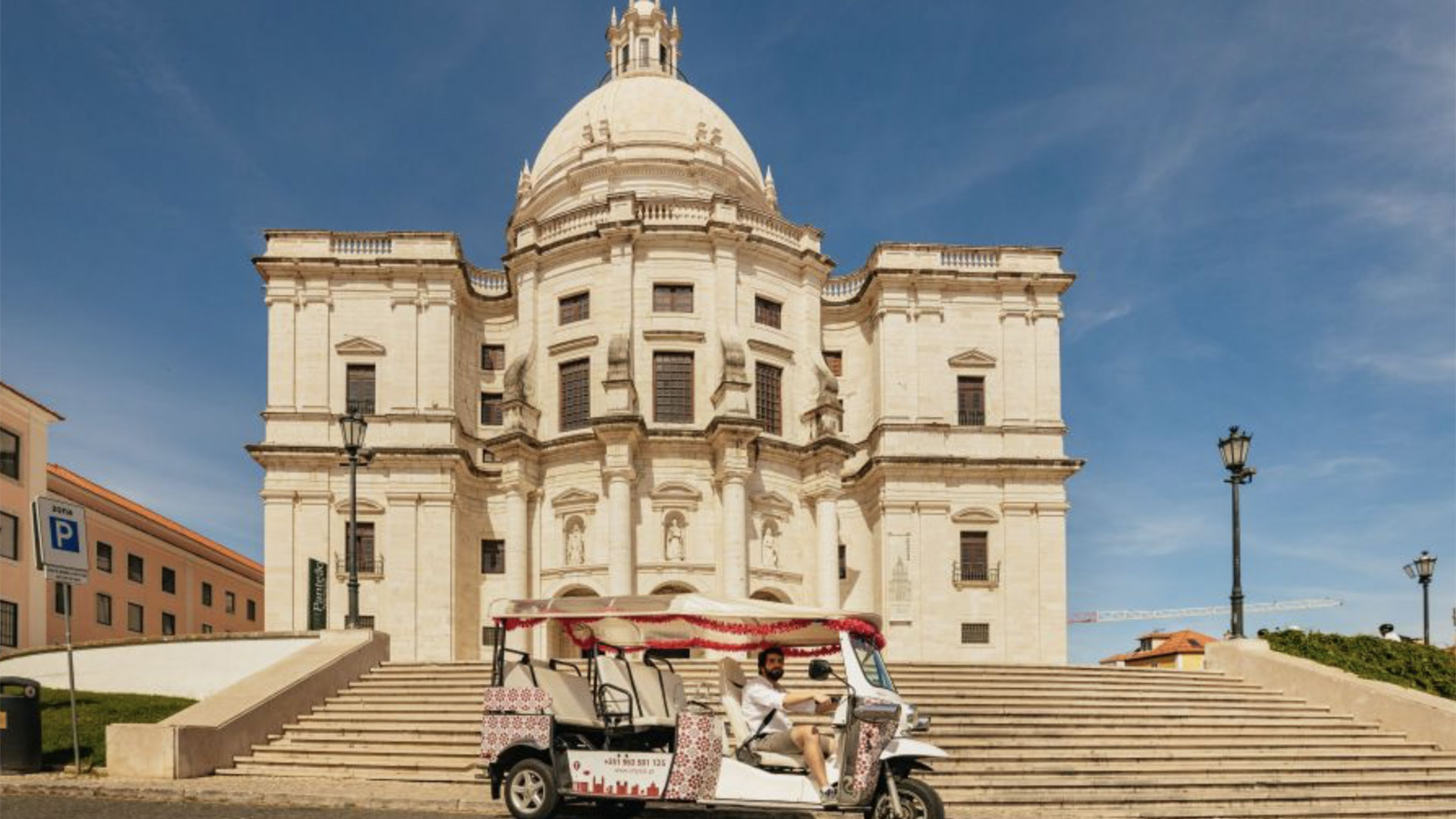 Guided Tuk-Tuk Tour in Lisbon 02