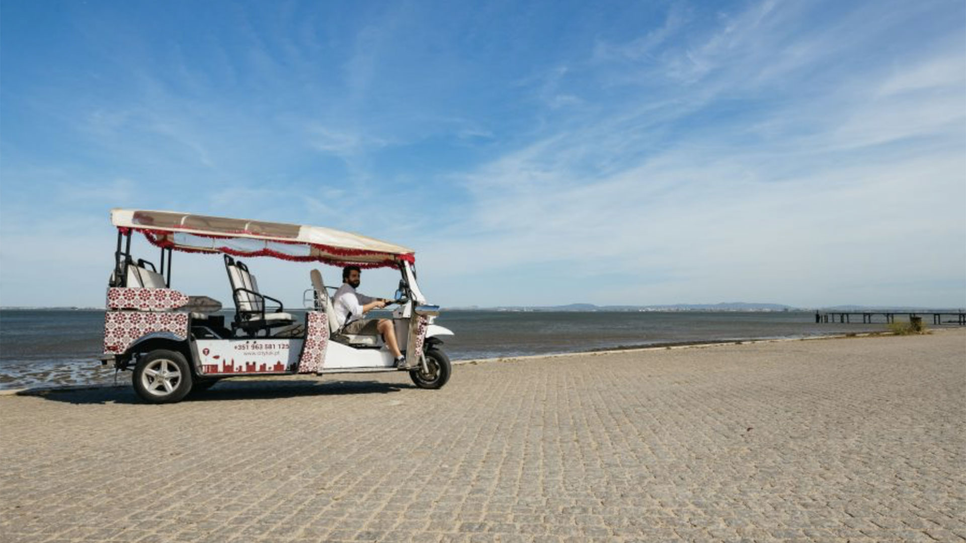 Guided Tuk-Tuk Tour in Lisbon 04