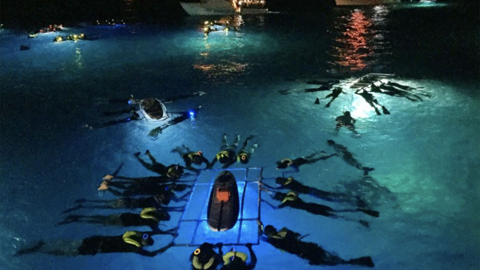 Nighttime Manta Ray Cruise with Snorkeling Option Kailua 01
